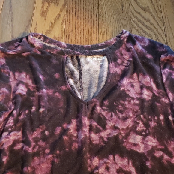 2 for 10 Mudd Short Sleeve Red Tie Dye Shirt - Picture 2 of 3